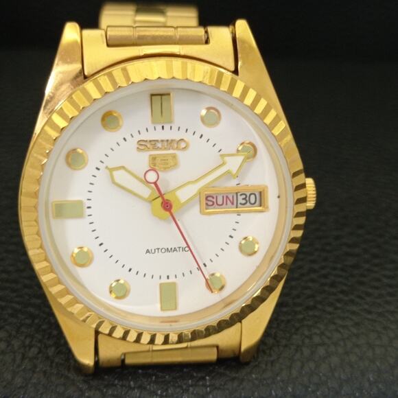 Vintage 1972 Seiko Automatic Mens Gold Watch W/daydate & White accents - Picture 4 of 8